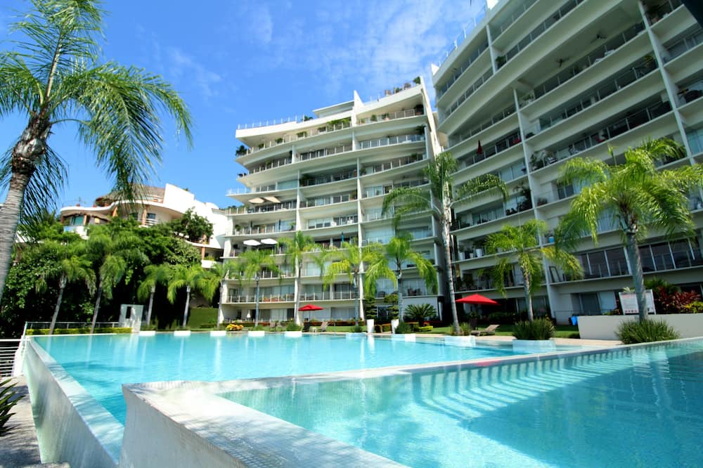 Photo of Outdoor in Romantic Zone