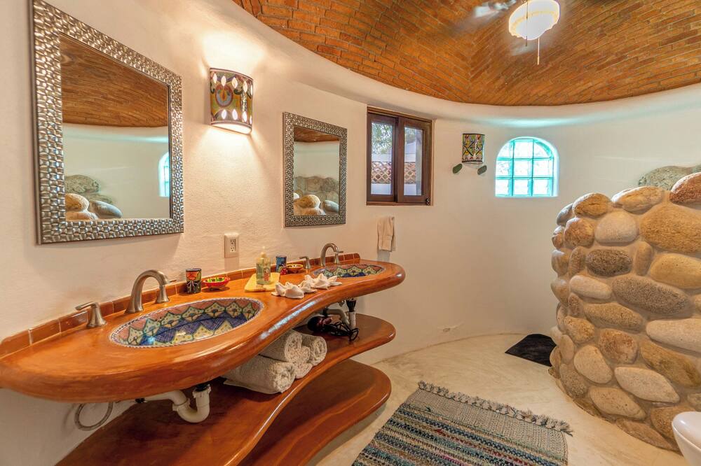 Photo of Bathroom in North End