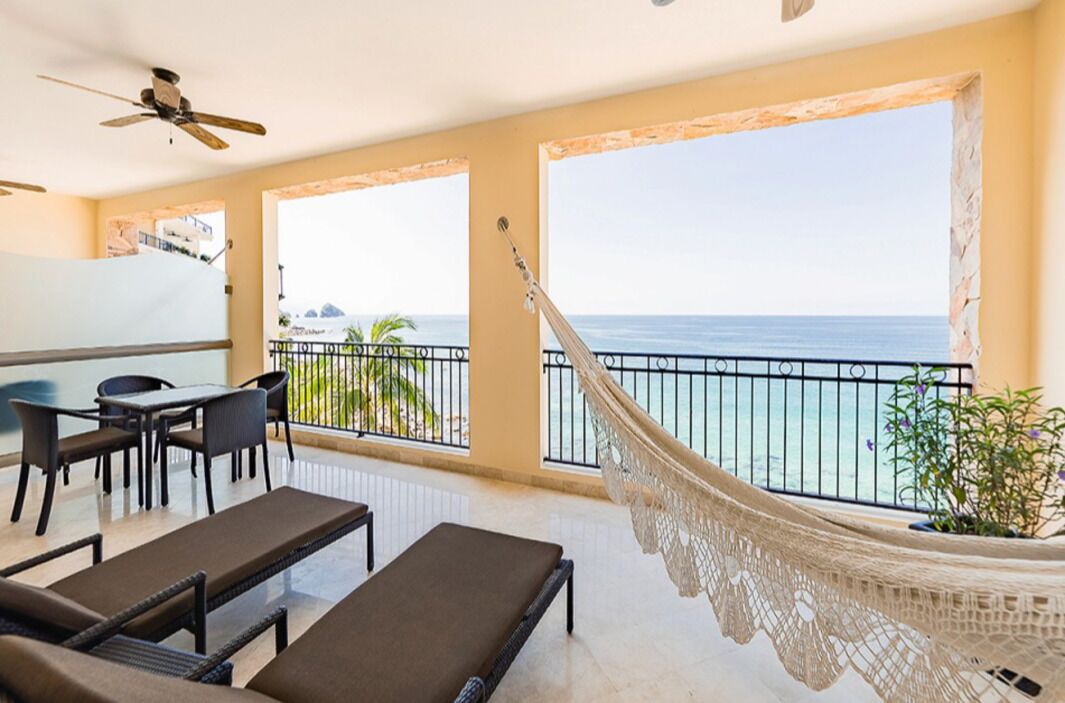 Photo of Patio Balcony in South Shore Hotel Area
