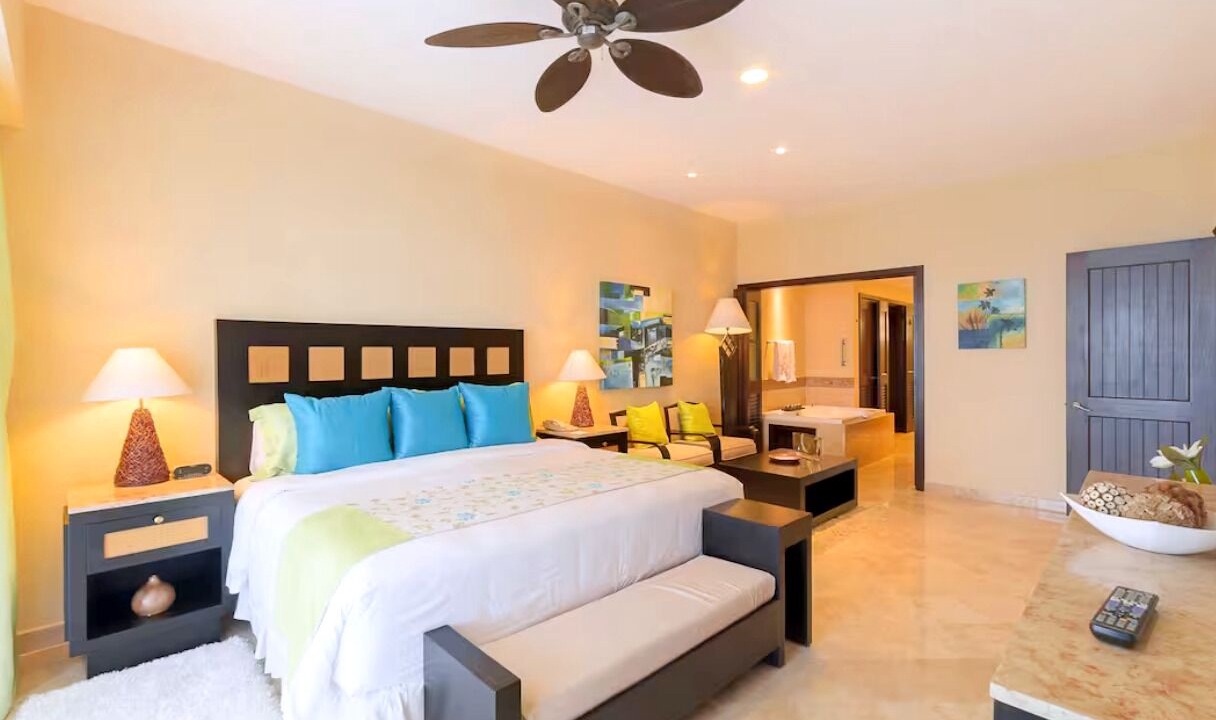 Photo of Bedroom in South Shore Hotel Area