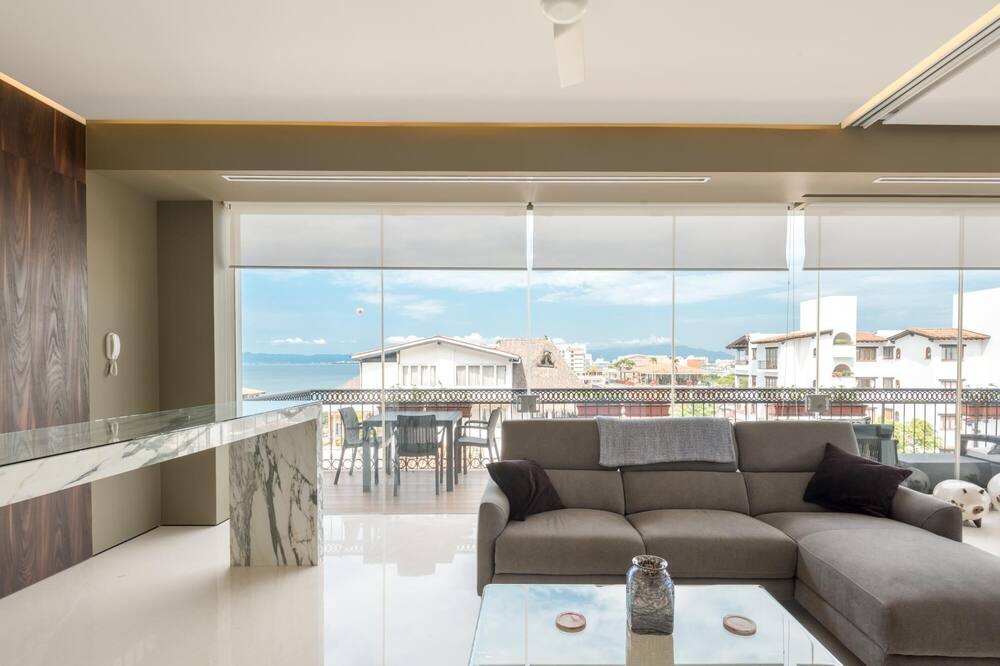 Photo of Livingroom in Romantic Zone