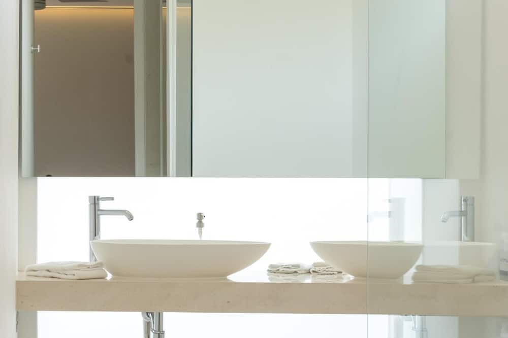 Photo of Bathroom in Romantic Zone
