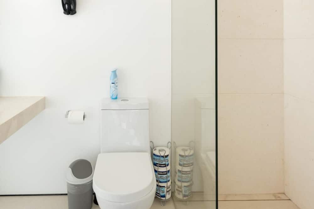Photo of Bathroom in Romantic Zone