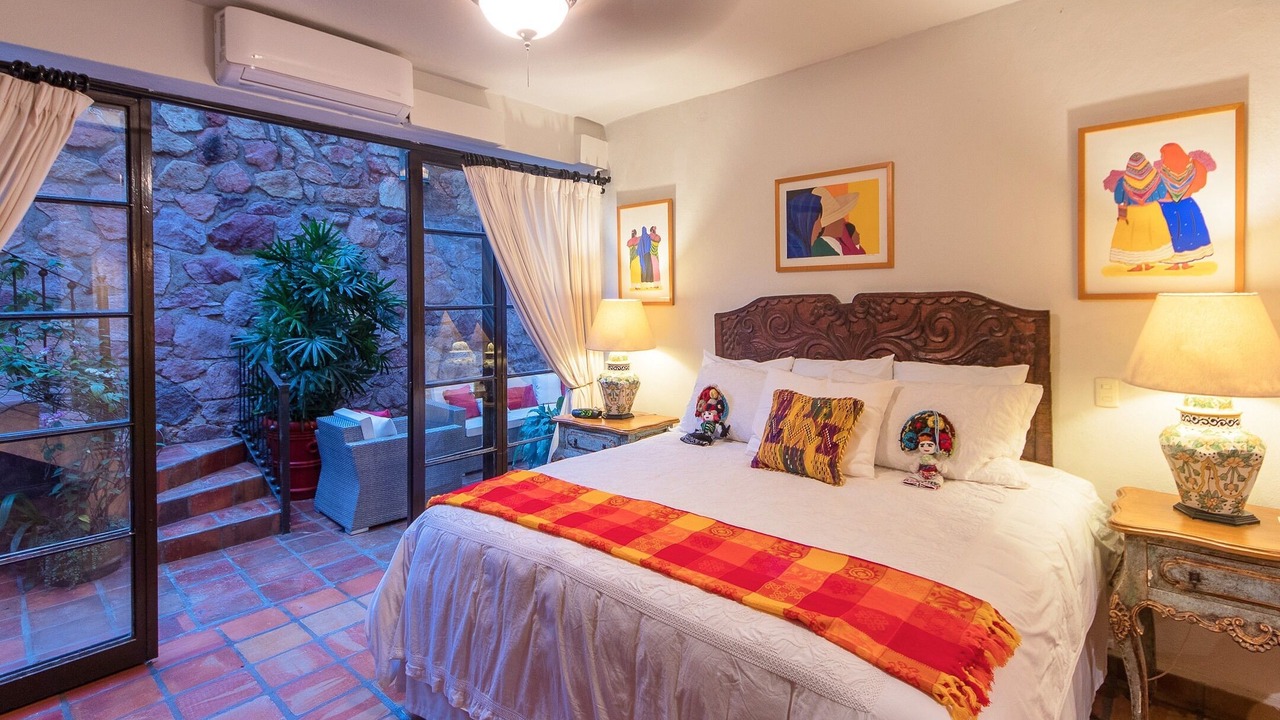 Photo of Outdoor in Romantic Zone