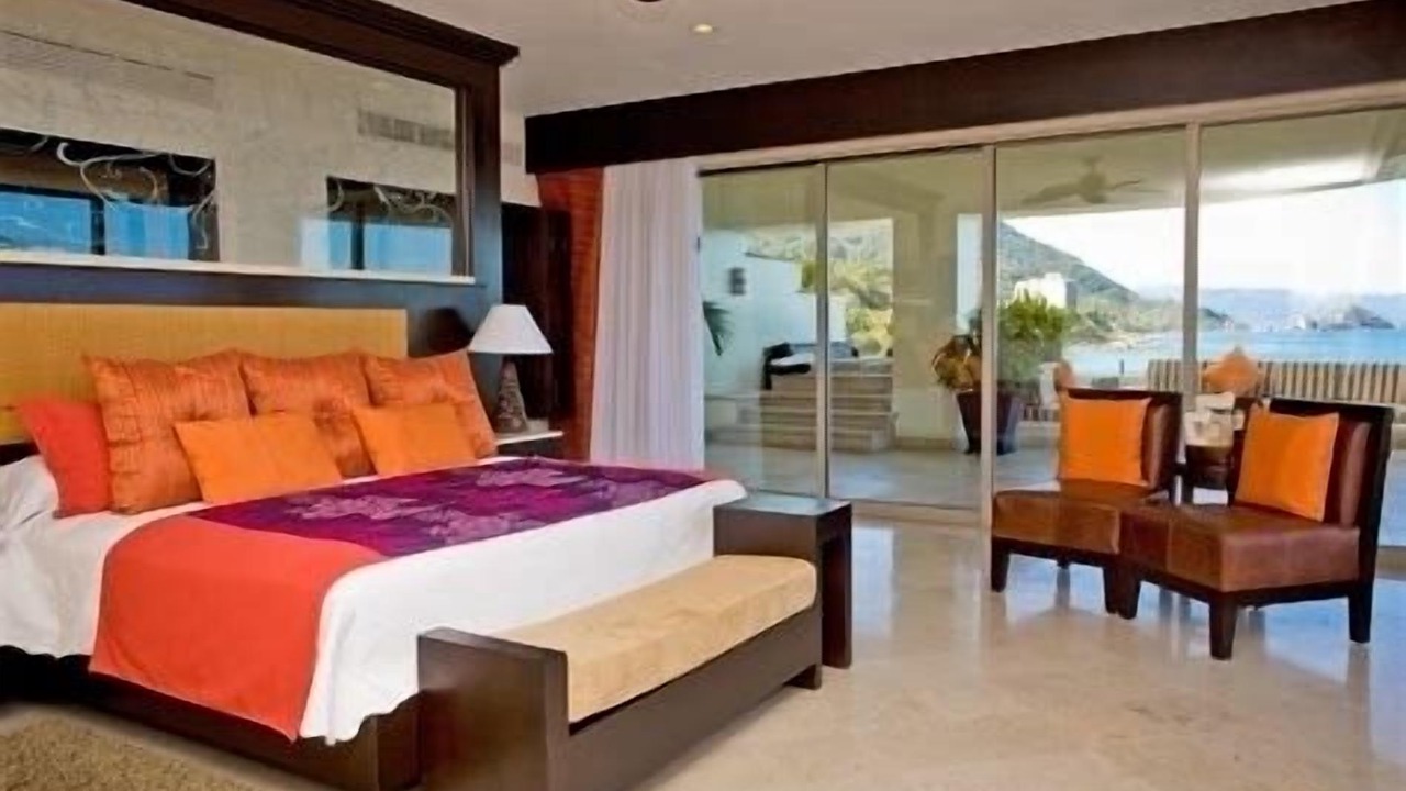 Photo of Bedroom in South Shore Hotel Area