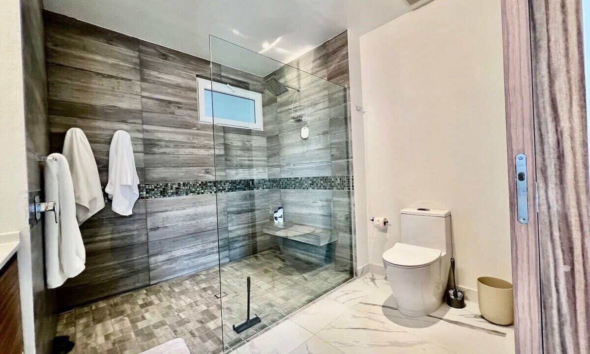 Photo of Bathroom in Romantic Zone
