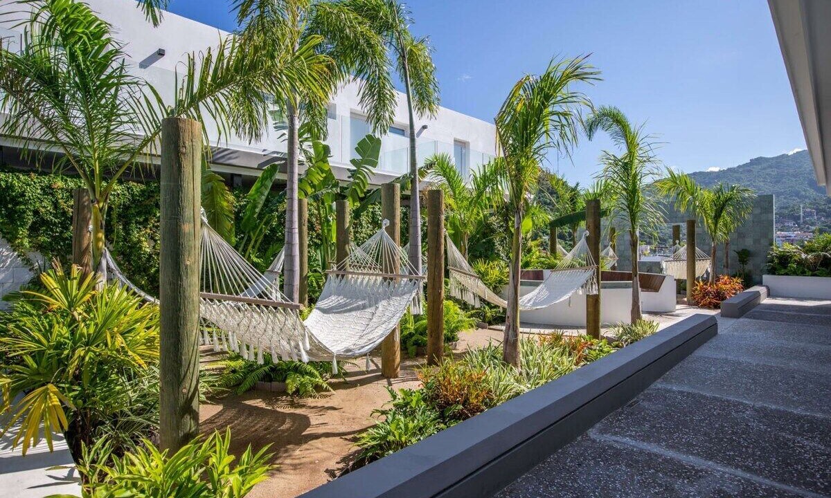 Photo of Outdoor in Romantic Zone