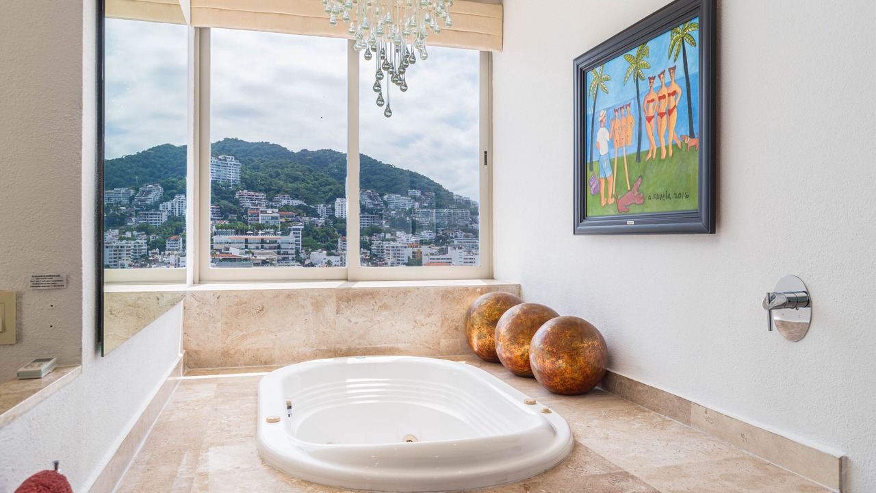 Photo of Bathroom in Romantic Zone