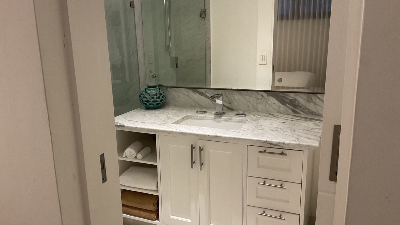 Photo of Bathroom in South Shore Hotel Area