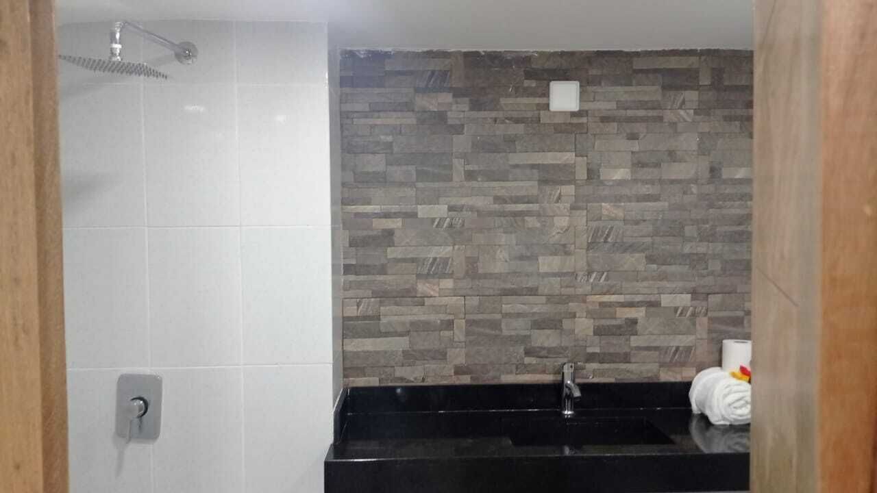 Photo of Bathroom in R