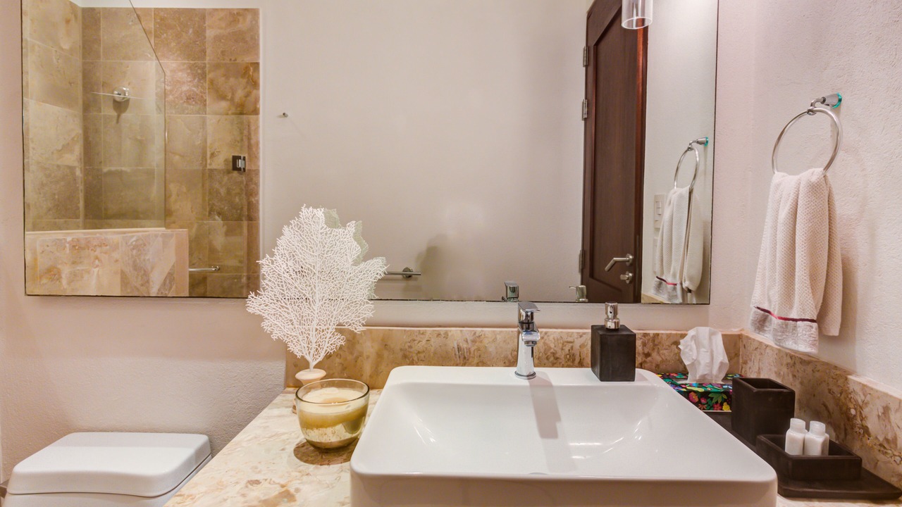 Photo of Bathroom in Romantic Zone