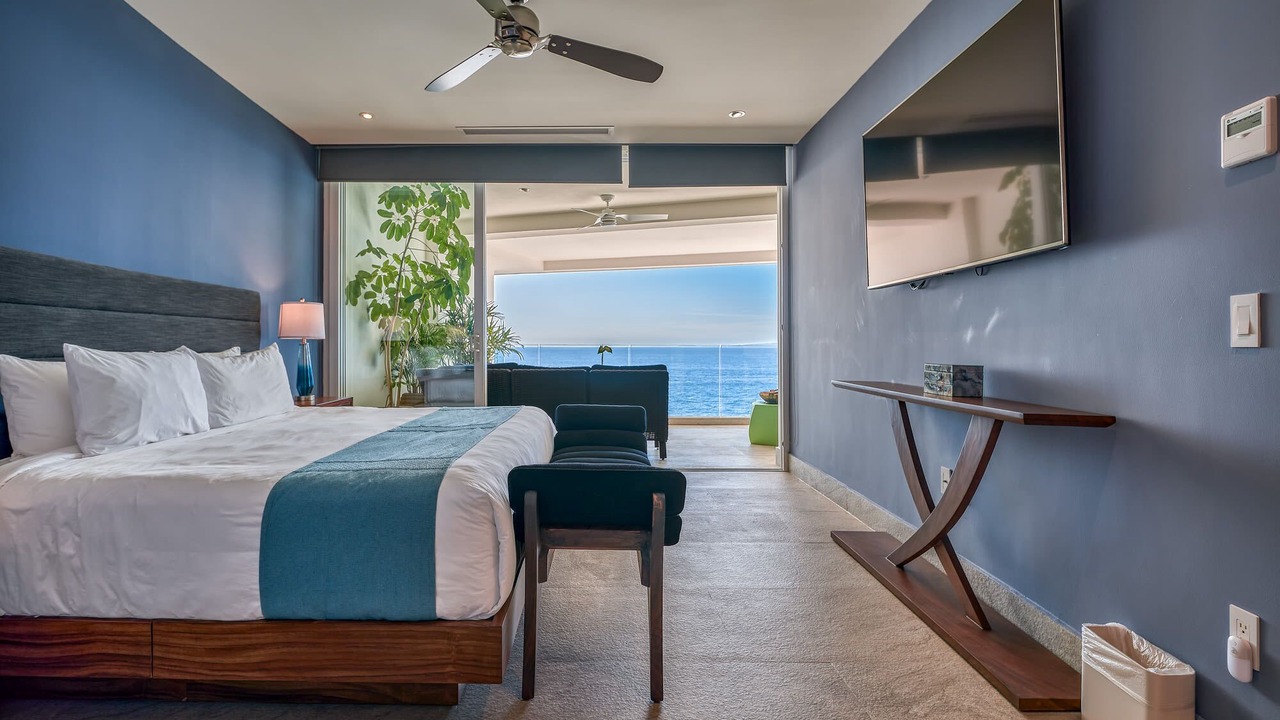 Photo of Bedroom in South Shore Hotel Area