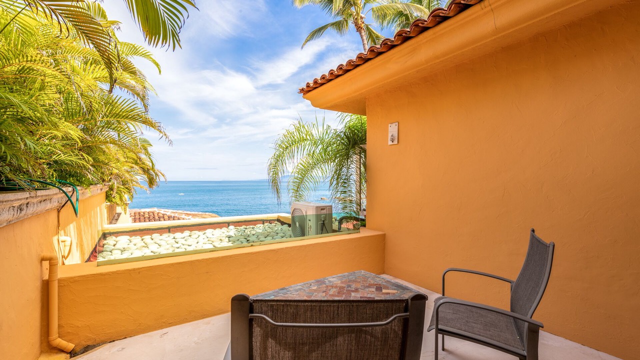 Photo of Patio Balcony in South Shore Hotel Area
