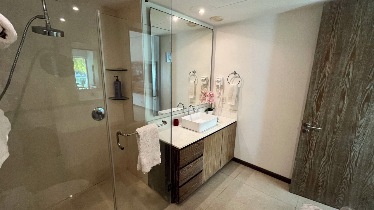 Photo of Bathroom in Flamingos