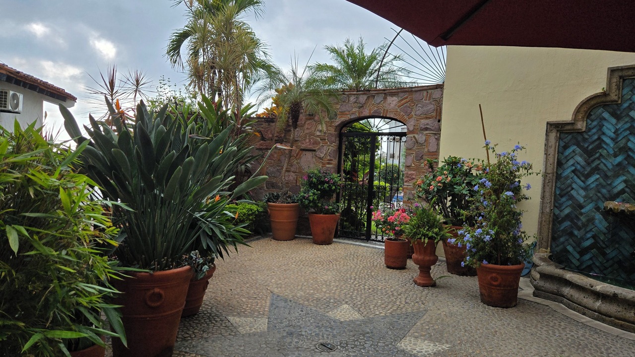 Photo of Outdoor in Romantic Zone