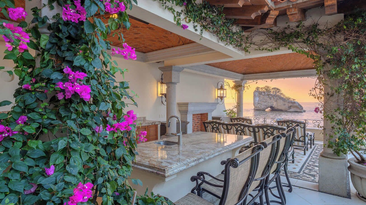 Photo of Patio Balcony in South Shore Hotel Area