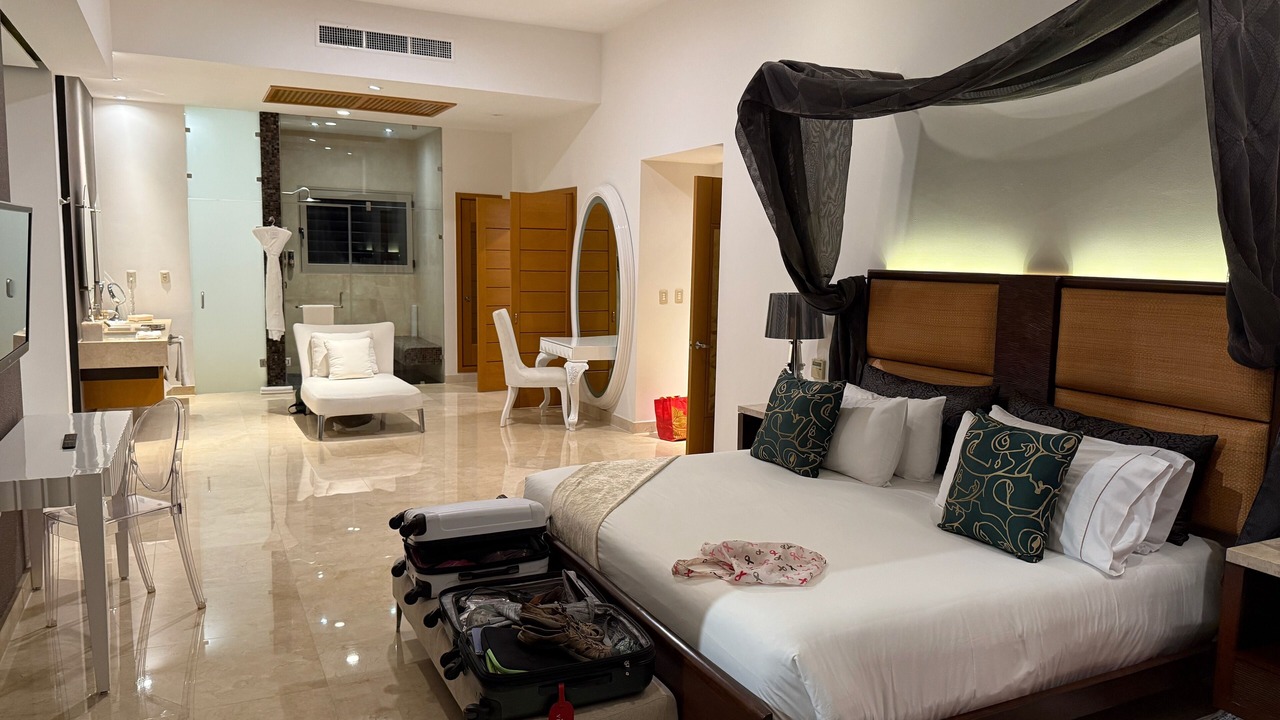 Photo of Bedroom in South Shore Hotel Area