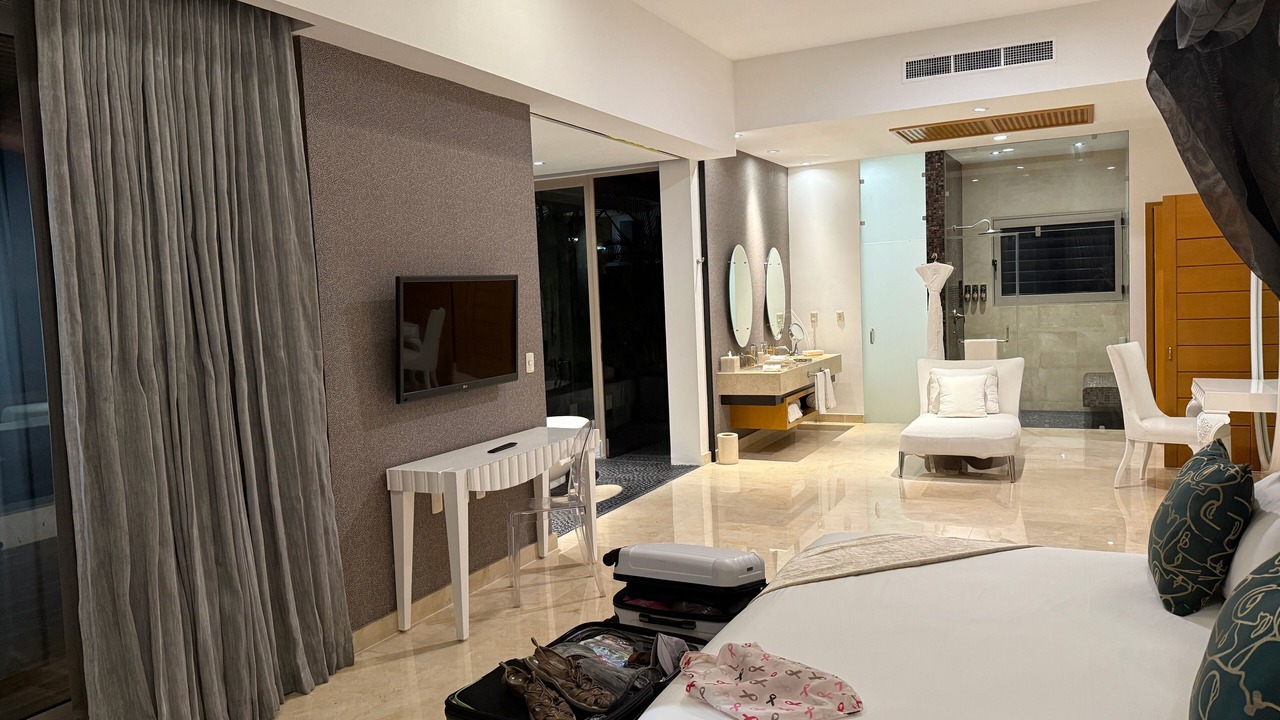 Photo of Bedroom in South Shore Hotel Area