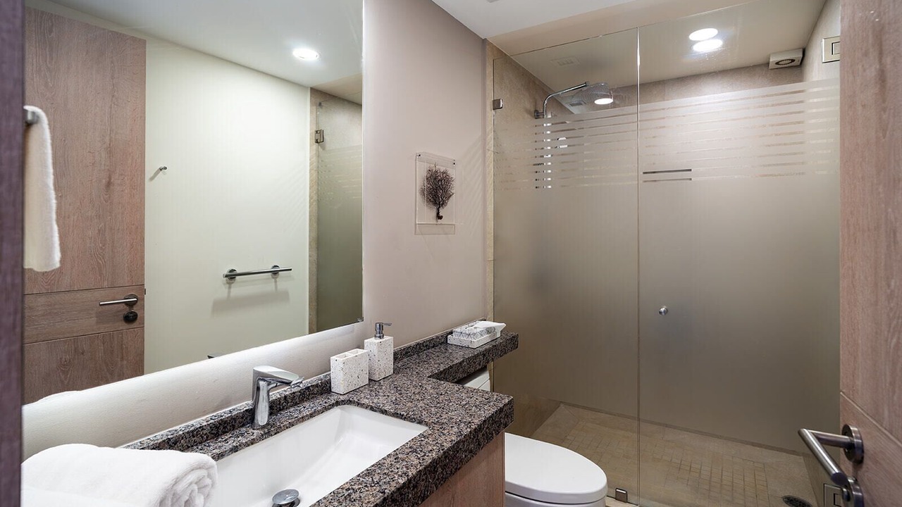 Photo of Bathroom in Flamingos