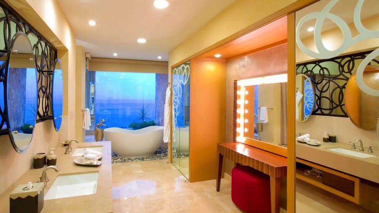 Photo of Bathroom in South Shore Hotel Area