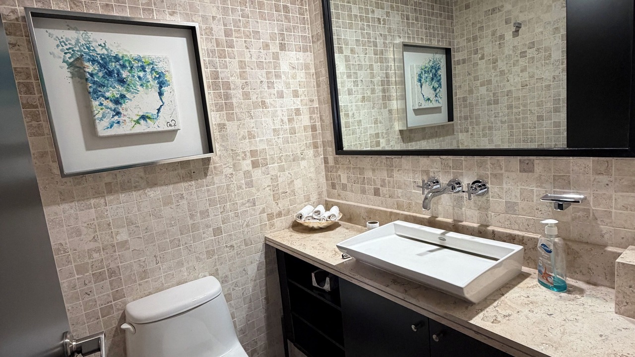 Photo of Bathroom in Isla Iguana