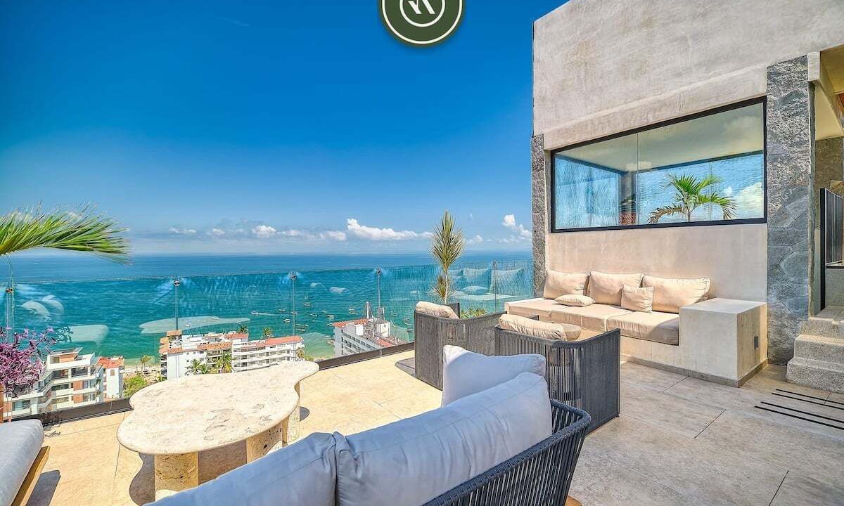 Photo of Patio Balcony in Romantic Zone