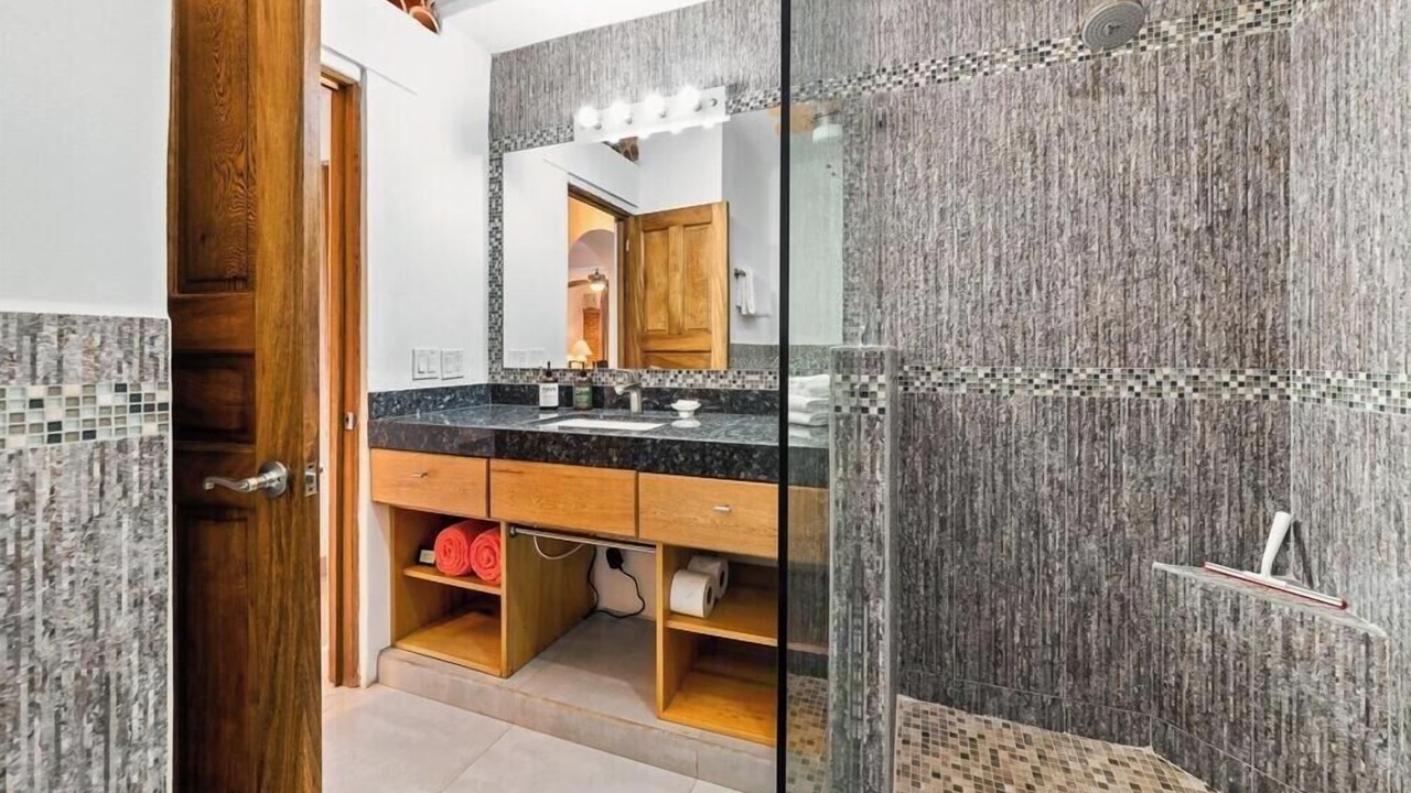 Photo of Bathroom in Romantic Zone
