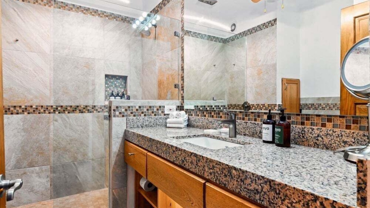 Photo of Bathroom in Romantic Zone