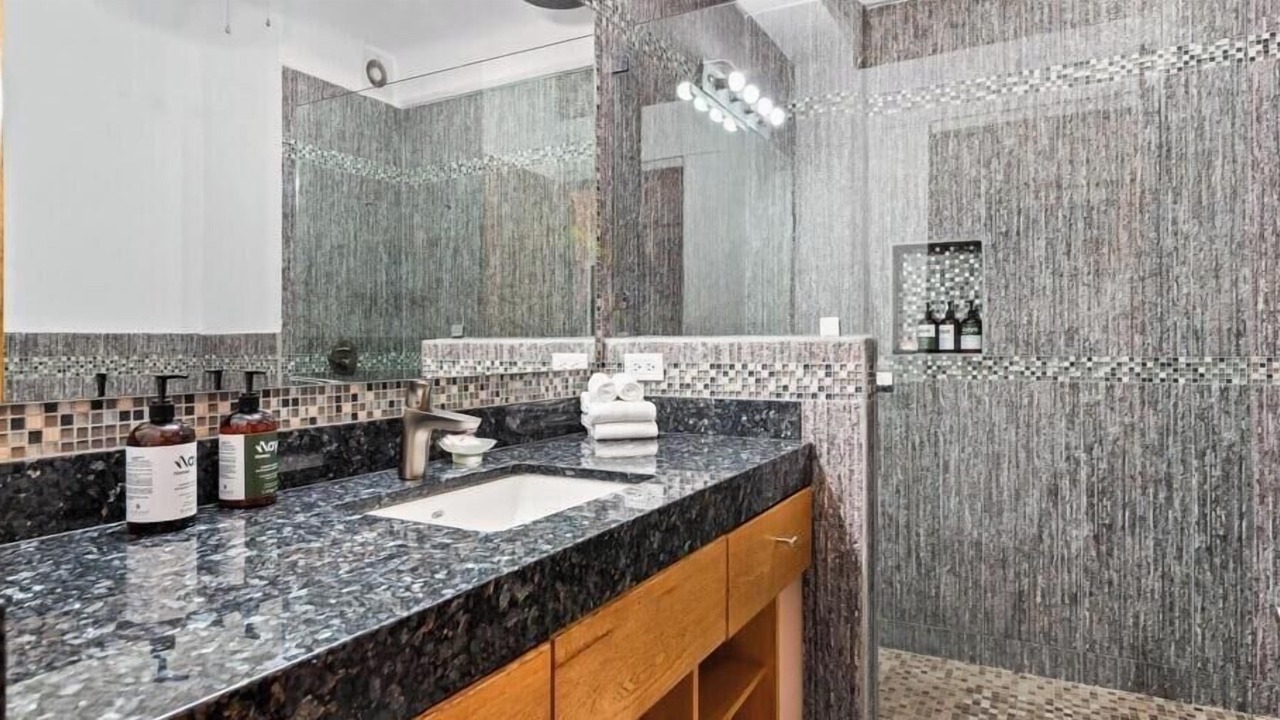 Photo of Bathroom in Romantic Zone