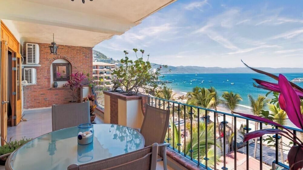 Photo of Patio Balcony in Romantic Zone