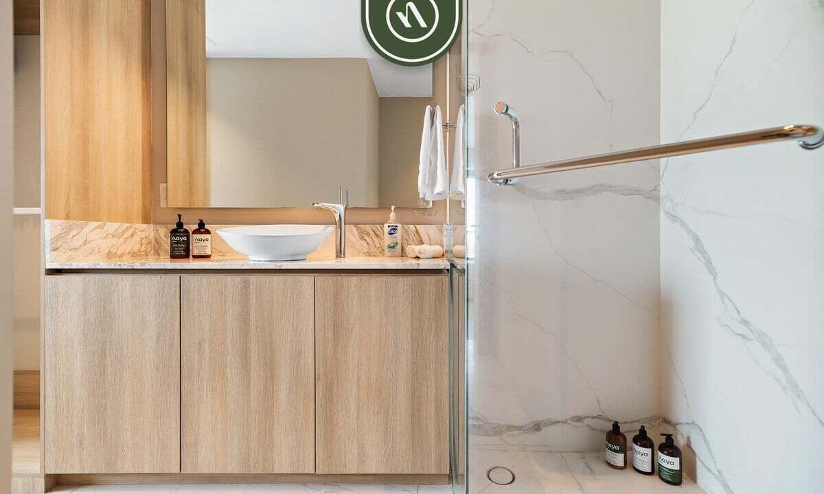 Photo of Bathroom in Flamingos