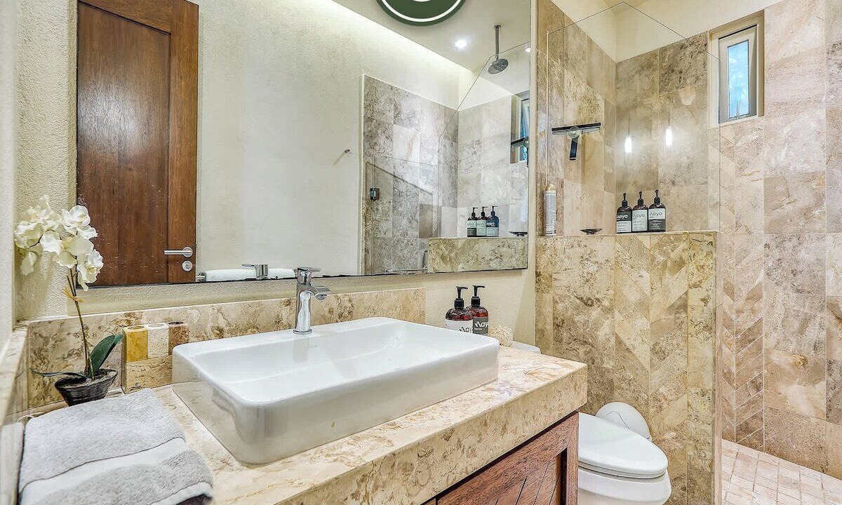 Photo of Bathroom in Romantic Zone
