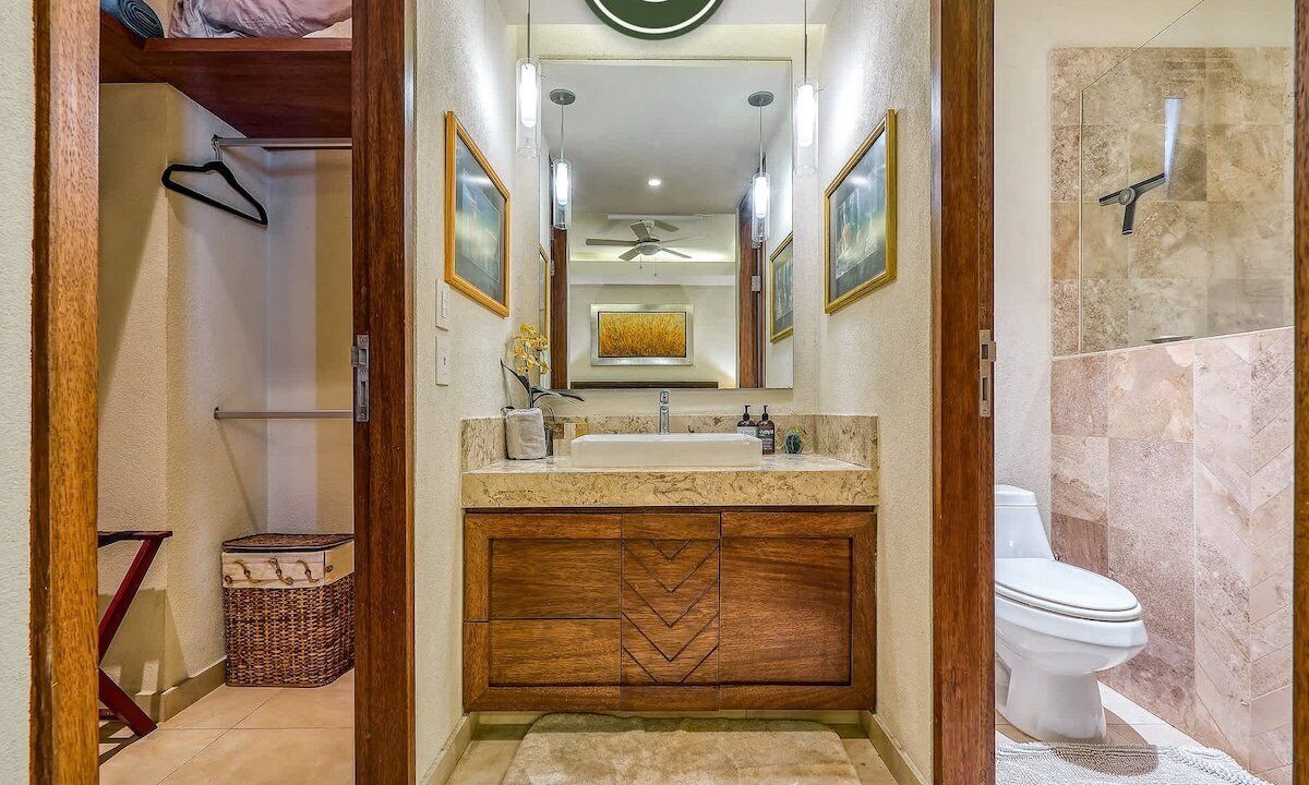 Photo of Bathroom in Romantic Zone