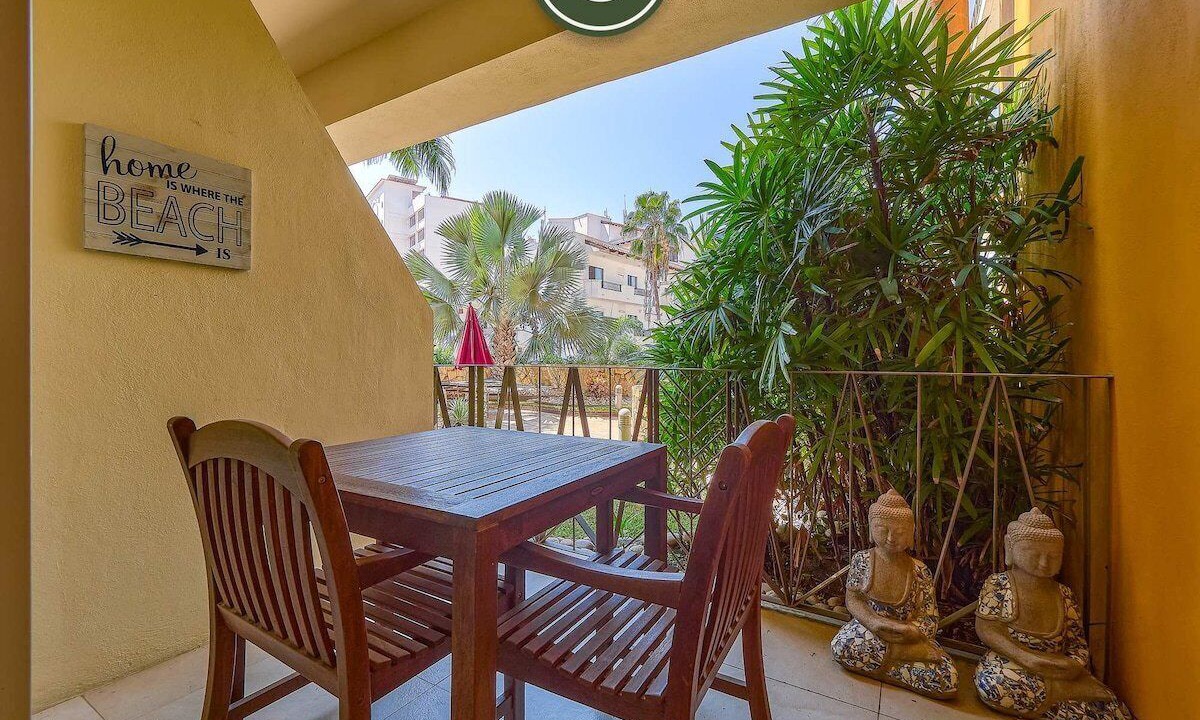 Photo of Outdoor in Romantic Zone