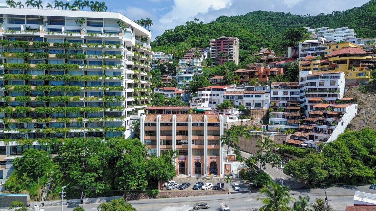 Photo of Outdoor in Romantic Zone