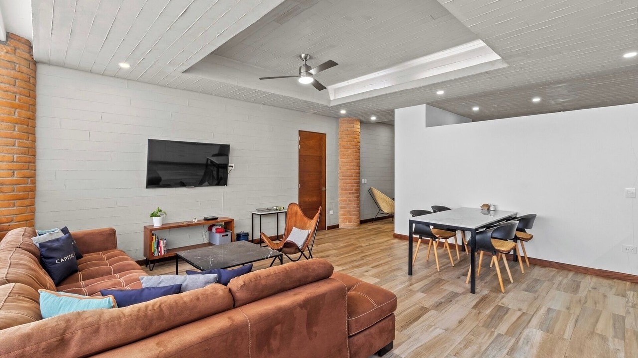 Photo of Livingroom in Romantic Zone