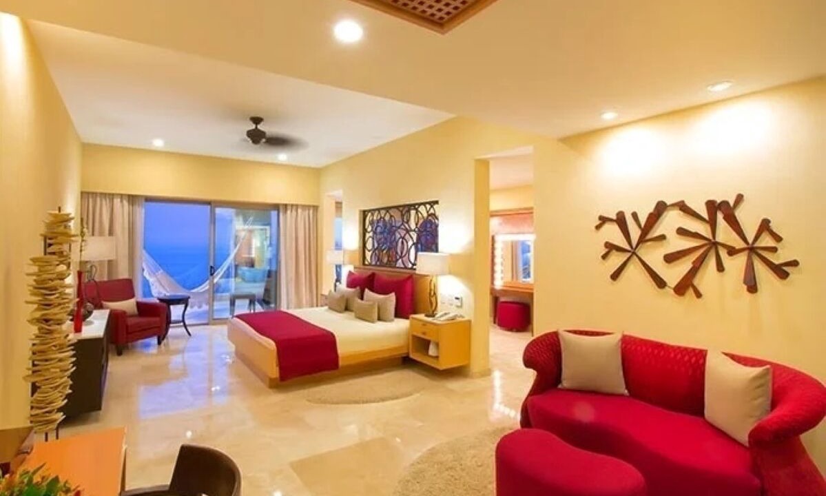 Photo of Livingroom in South Shore Hotel Area