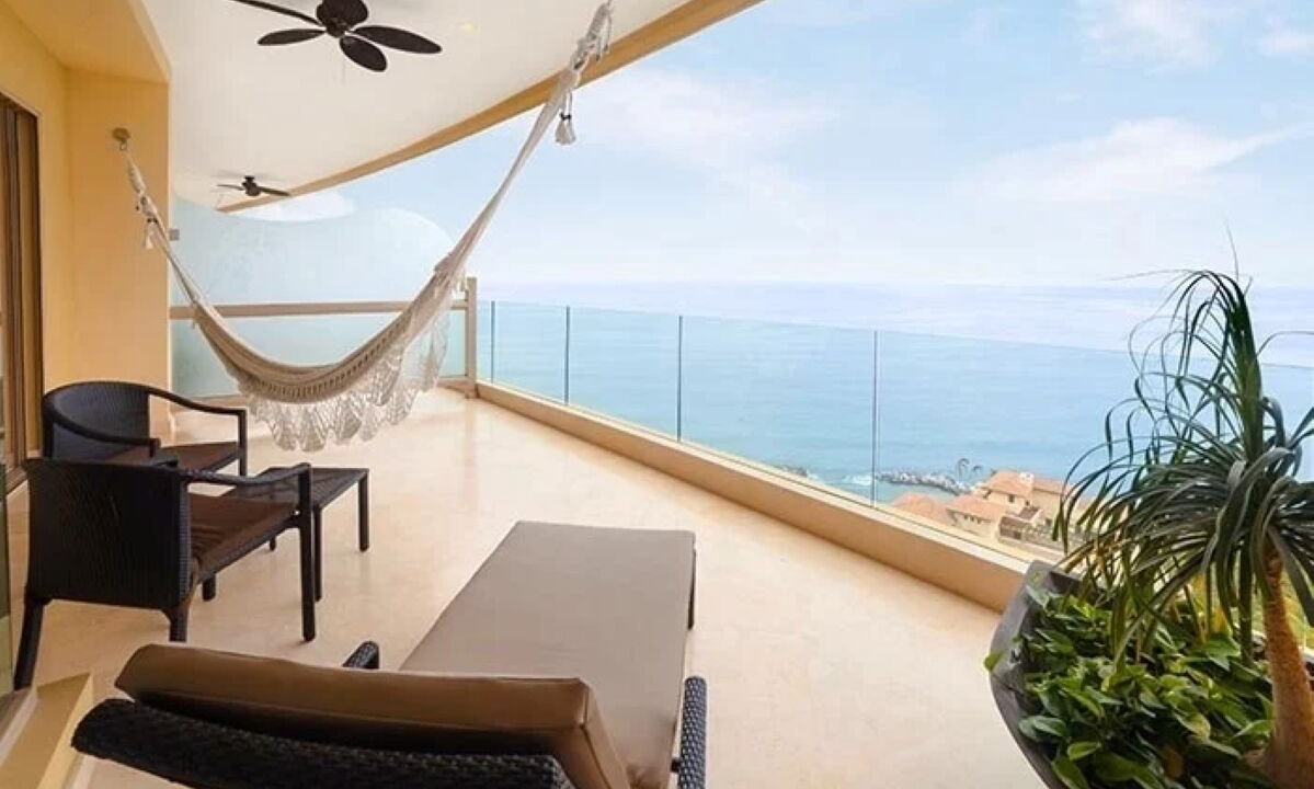 Photo of Patio Balcony in South Shore Hotel Area