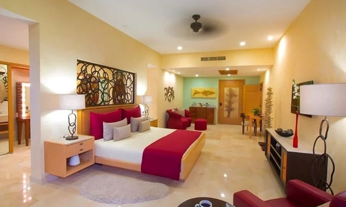 Photo of Bedroom in South Shore Hotel Area