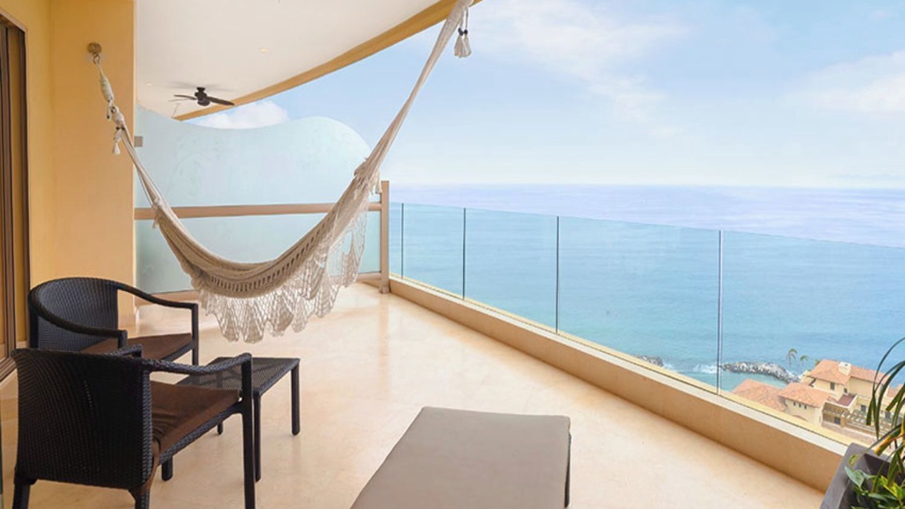 Photo of Patio Balcony in South Shore Hotel Area