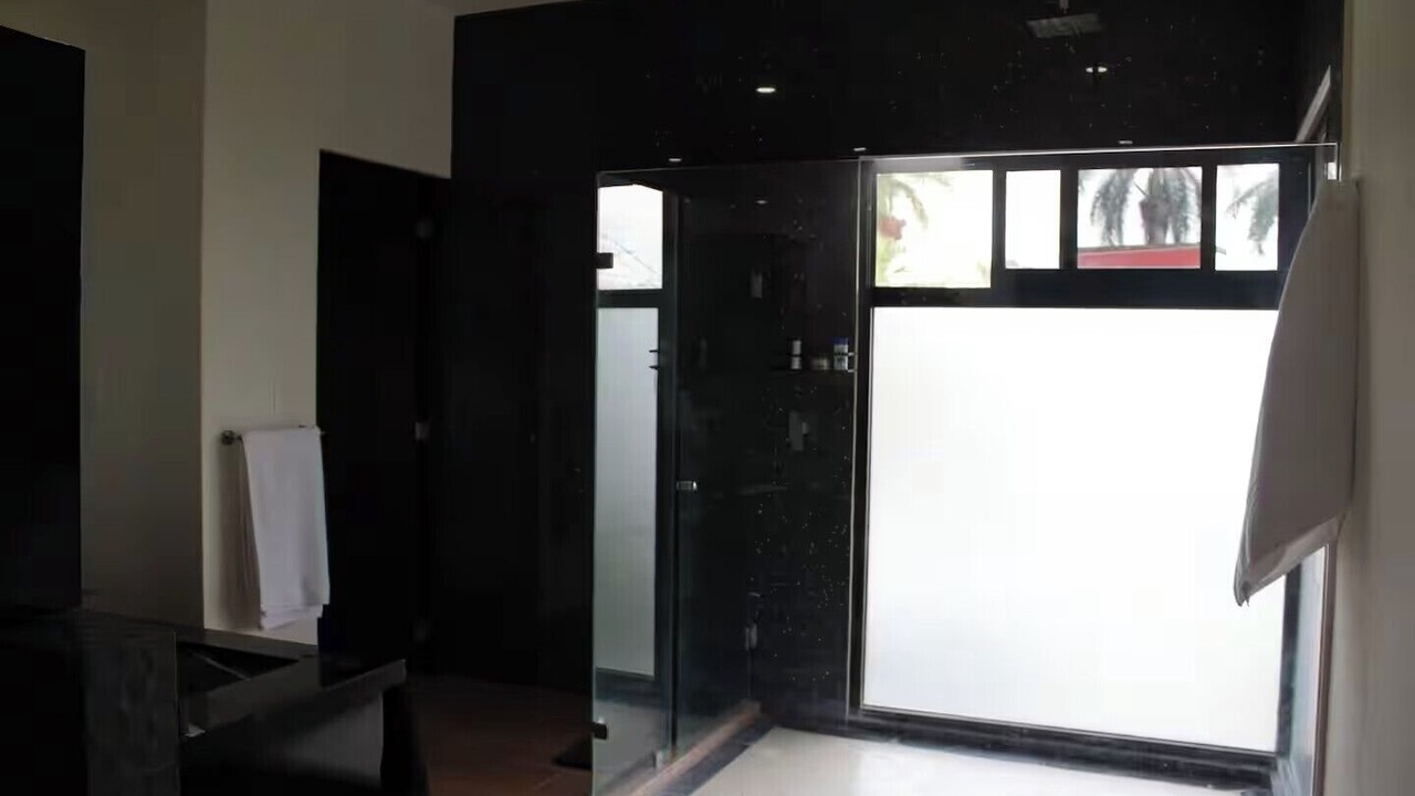 Photo of Bathroom in Burgos Bugambilias