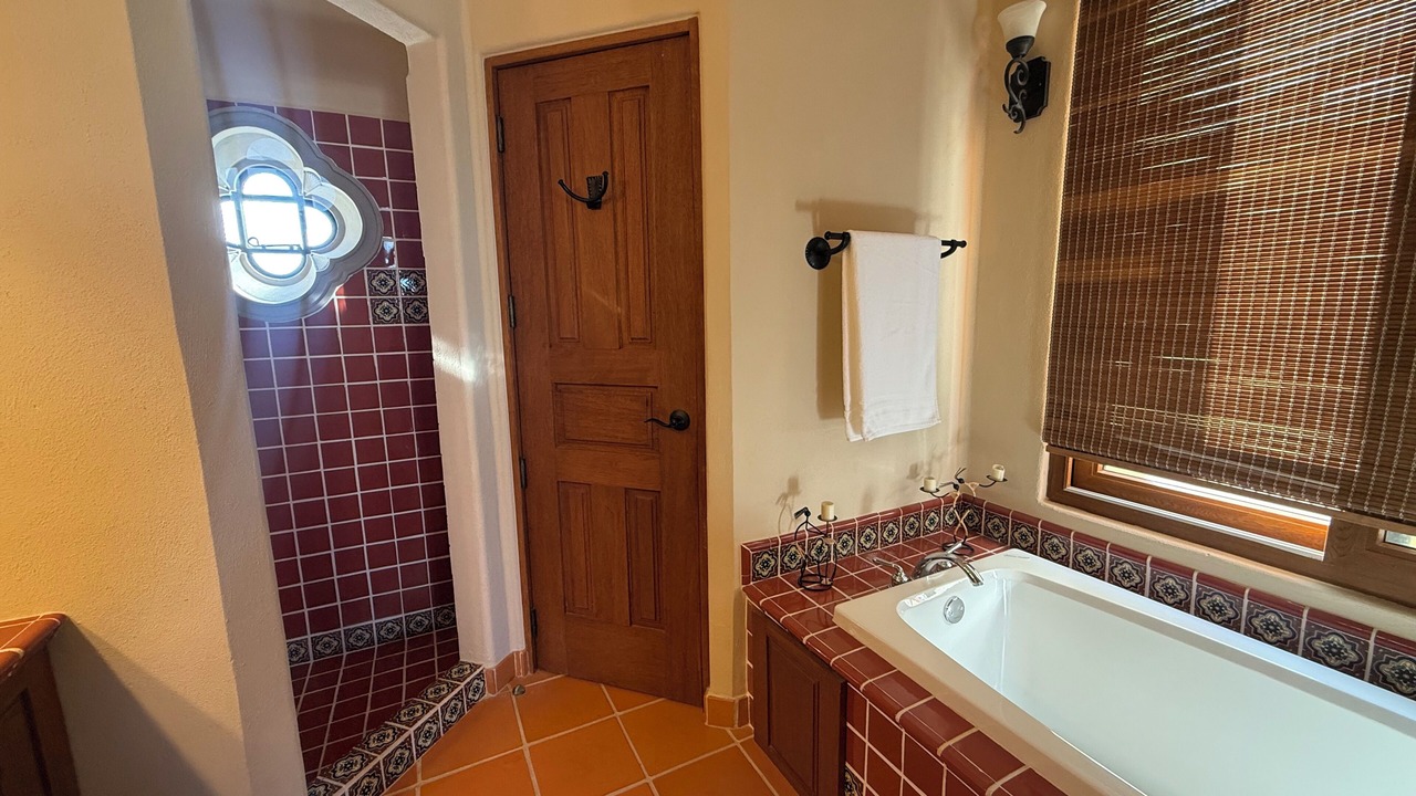 Photo of Bathroom in Nopolo