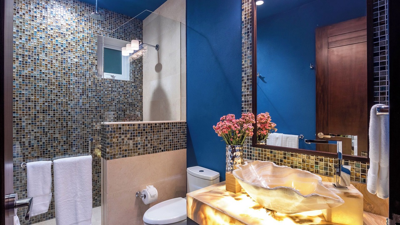 Photo of Bathroom in Romantic Zone