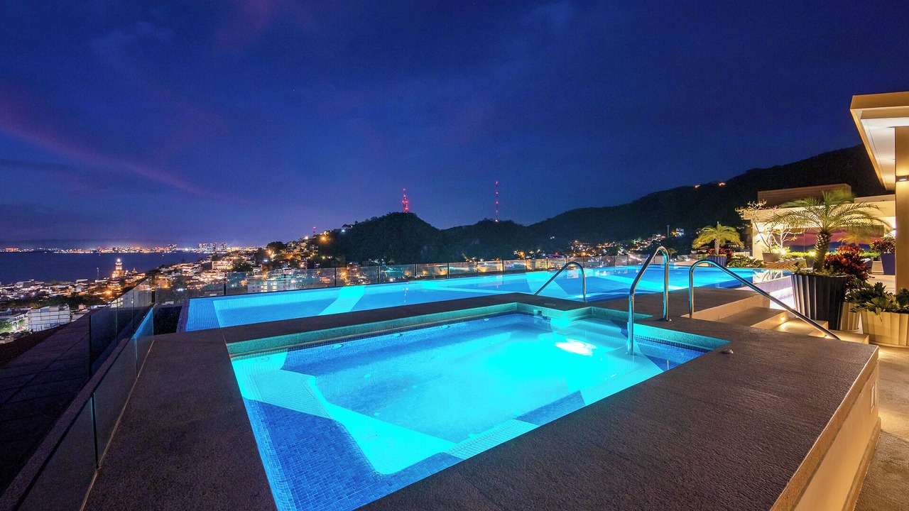 Photo of Outdoor in Romantic Zone