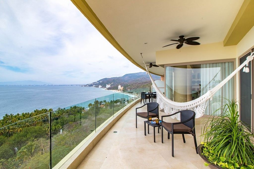 Photo of Patio Balcony in South Shore Hotel Area