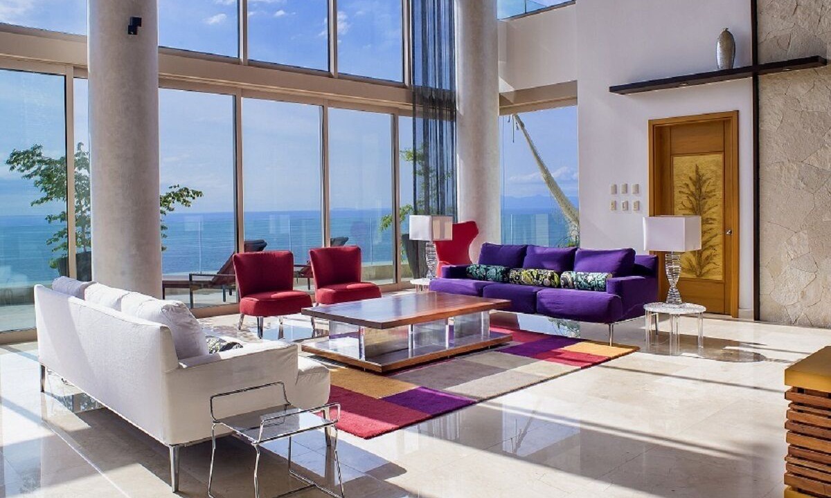 Photo of Livingroom in South Shore Hotel Area