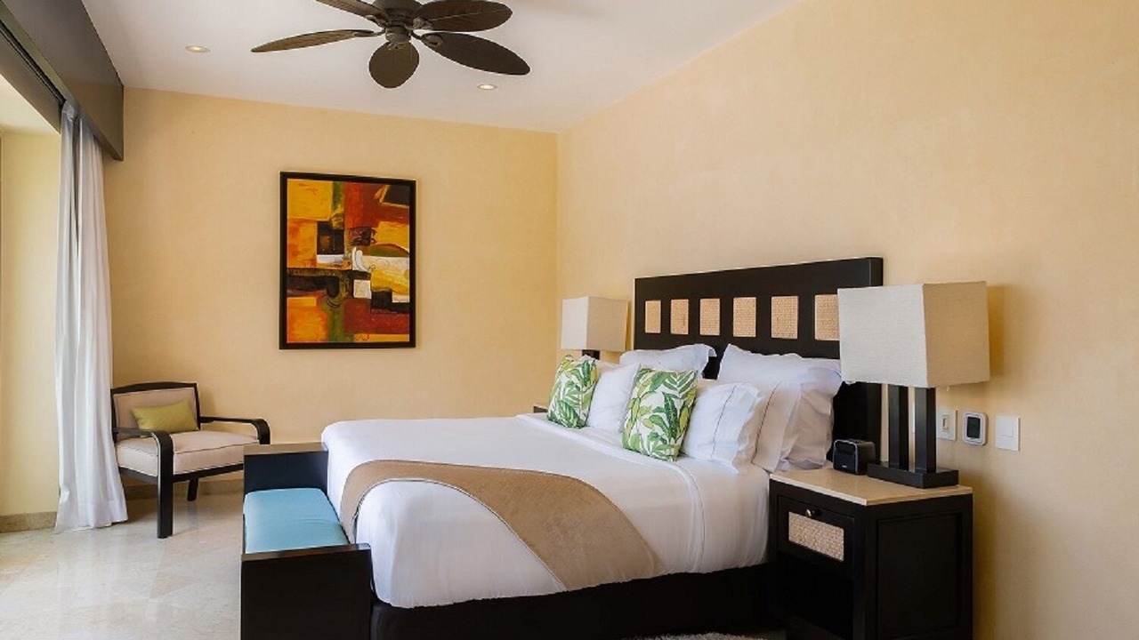 Photo of Bedroom in South Shore Hotel Area