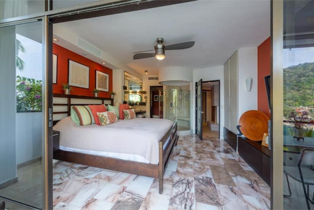 Photo of Bedroom in South Shore Hotel Area
