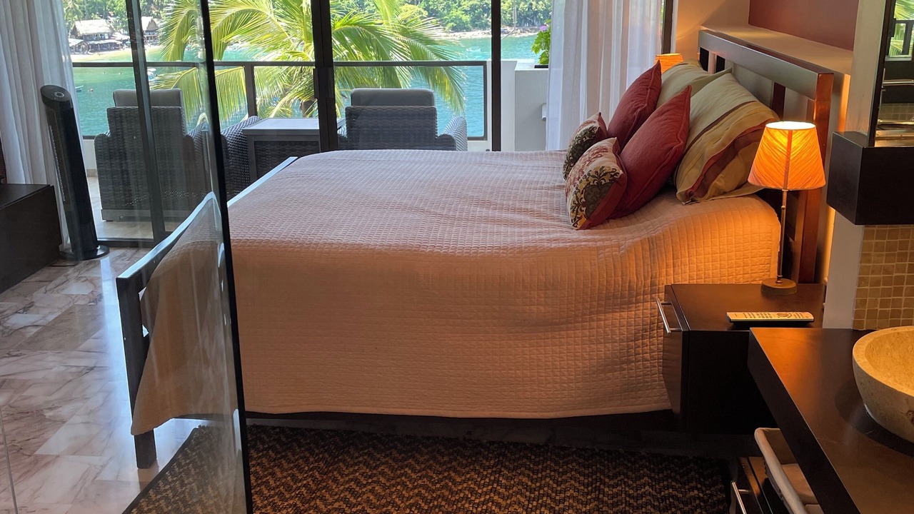 Photo of Bedroom in South Shore Hotel Area
