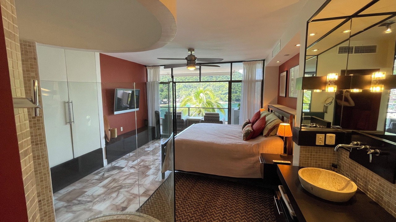 Photo of Bedroom in South Shore Hotel Area